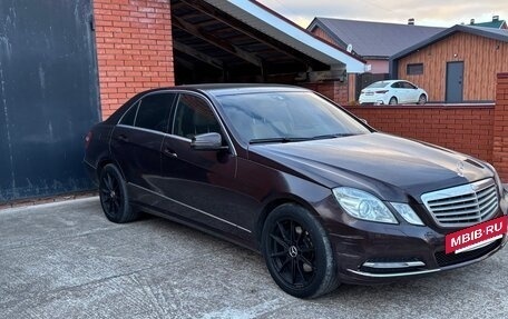 Mercedes-Benz E-Класс, 2010 год, 1 300 000 рублей, 3 фотография