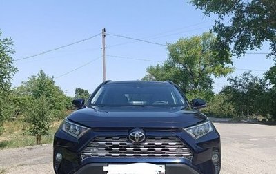 Toyota RAV4, 2019 год, 4 000 000 рублей, 1 фотография