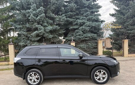 Mitsubishi Outlander III рестайлинг 3, 2013 год, 870 000 рублей, 4 фотография