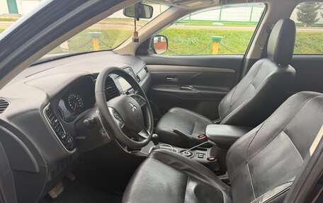 Mitsubishi Outlander III рестайлинг 3, 2013 год, 870 000 рублей, 9 фотография