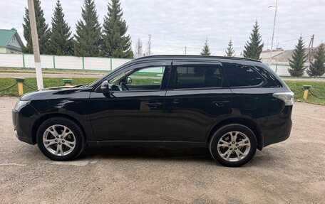 Mitsubishi Outlander III рестайлинг 3, 2013 год, 870 000 рублей, 8 фотография