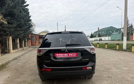 Mitsubishi Outlander III рестайлинг 3, 2013 год, 870 000 рублей, 6 фотография