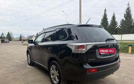 Mitsubishi Outlander III рестайлинг 3, 2013 год, 870 000 рублей, 7 фотография