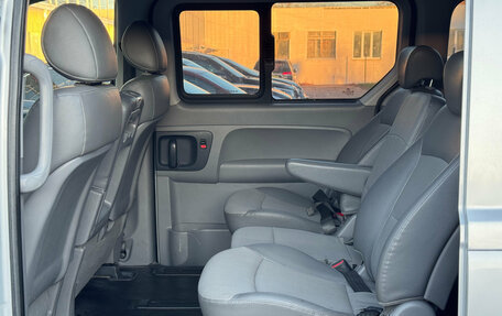 Hyundai Grand Starex Grand Starex I рестайлинг 2, 2010 год, 1 290 000 рублей, 13 фотография