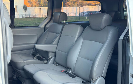 Hyundai Grand Starex Grand Starex I рестайлинг 2, 2010 год, 1 290 000 рублей, 14 фотография