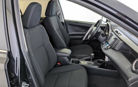 Toyota RAV4, 2018 год, 2 150 000 рублей, 23 фотография