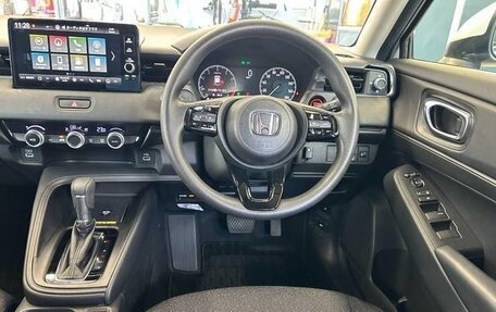 Honda Vezel, 2022 год, 1 720 000 рублей, 13 фотография