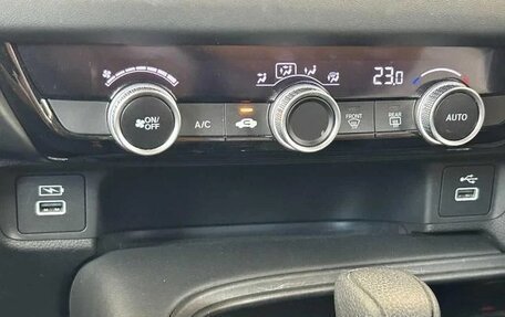 Honda Vezel, 2022 год, 1 720 000 рублей, 17 фотография