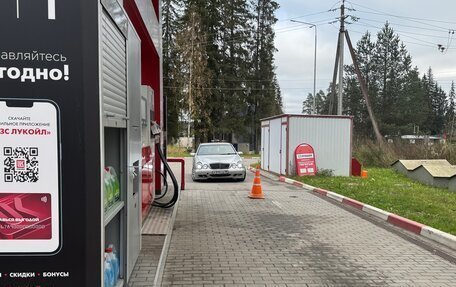 Mercedes-Benz E-Класс, 2001 год, 219 000 рублей, 10 фотография