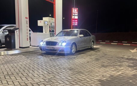 Mercedes-Benz E-Класс, 2001 год, 219 000 рублей, 4 фотография