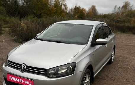 Volkswagen Polo VI (EU Market), 2013 год, 650 000 рублей, 2 фотография