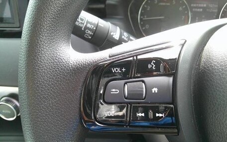 Honda Vezel, 2023 год, 1 850 000 рублей, 14 фотография