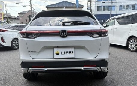 Honda Vezel, 2022 год, 1 760 000 рублей, 5 фотография
