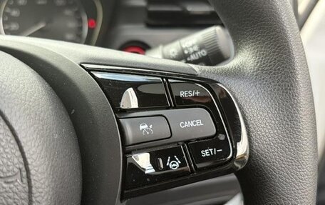 Honda Vezel, 2022 год, 1 760 000 рублей, 16 фотография