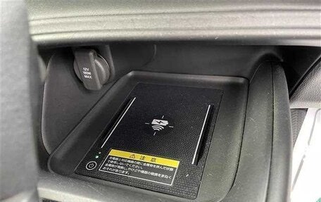 Honda Vezel, 2023 год, 1 840 000 рублей, 15 фотография