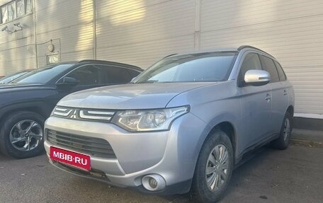 Mitsubishi Outlander III рестайлинг 3, 2012 год, 849 000 рублей, 1 фотография