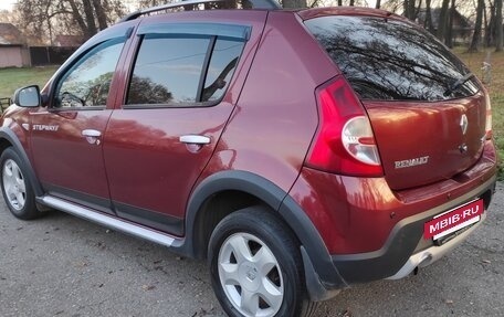 Renault Sandero I, 2013 год, 749 000 рублей, 3 фотография