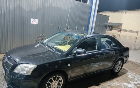 Toyota Avensis III рестайлинг, 2004 год, 700 000 рублей, 4 фотография