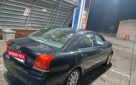 Toyota Avensis III рестайлинг, 2004 год, 700 000 рублей, 2 фотография
