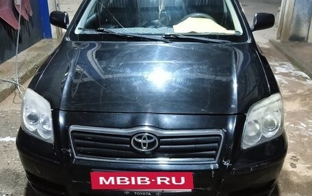 Toyota Avensis III рестайлинг, 2004 год, 700 000 рублей, 3 фотография