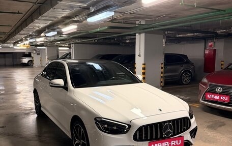 Mercedes-Benz E-Класс, 2020 год, 3 950 000 рублей, 4 фотография