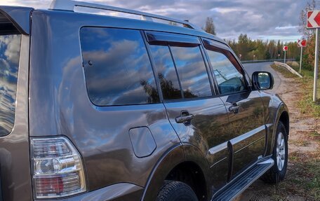 Mitsubishi Pajero IV рестайлинг 2, 2010 год, 1 800 000 рублей, 3 фотография