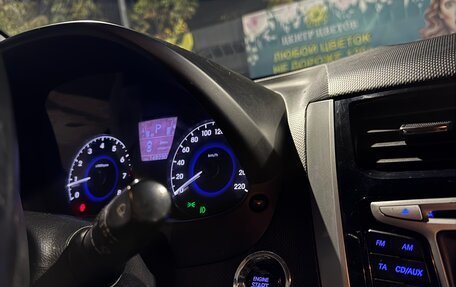 Hyundai Solaris II рестайлинг, 2012 год, 830 000 рублей, 10 фотография