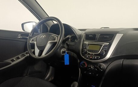 Hyundai Solaris II рестайлинг, 2012 год, 830 000 рублей, 12 фотография