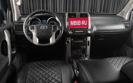 Toyota Land Cruiser Prado 150 рестайлинг, 2011 год, 3 299 000 рублей, 6 фотография