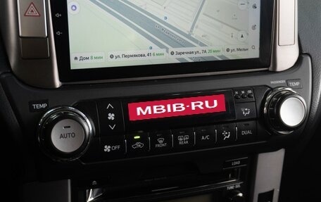 Toyota Land Cruiser Prado 150 рестайлинг, 2011 год, 3 299 000 рублей, 12 фотография