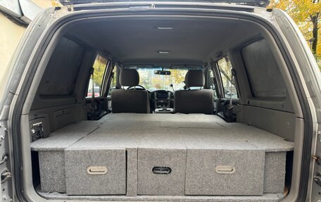 Toyota Land Cruiser 100 рестайлинг 2, 2005 год, 2 900 000 рублей, 6 фотография