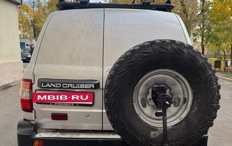 Toyota Land Cruiser 100 рестайлинг 2, 2005 год, 2 900 000 рублей, 4 фотография
