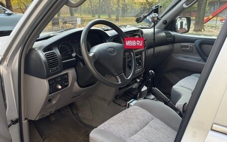 Toyota Land Cruiser 100 рестайлинг 2, 2005 год, 2 900 000 рублей, 11 фотография