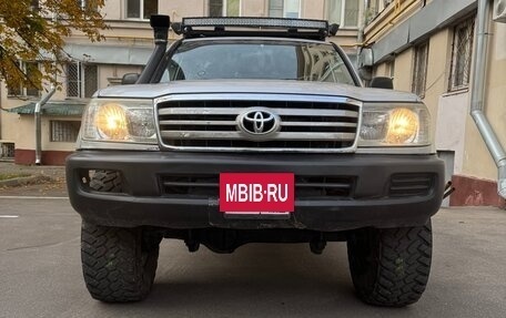 Toyota Land Cruiser 100 рестайлинг 2, 2005 год, 2 900 000 рублей, 2 фотография