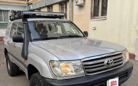 Toyota Land Cruiser 100 рестайлинг 2, 2005 год, 2 900 000 рублей, 24 фотография
