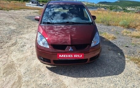 Mitsubishi Colt VI рестайлинг, 2004 год, 387 000 рублей, 2 фотография