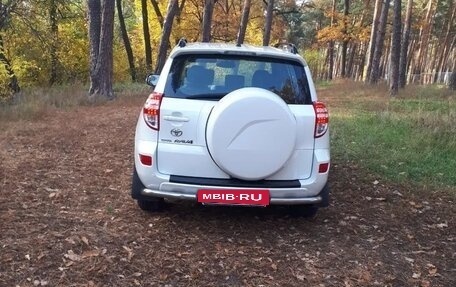 Toyota RAV4, 2011 год, 1 100 000 рублей, 2 фотография