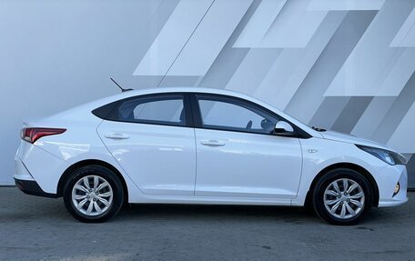 Hyundai Solaris II рестайлинг, 2022 год, 1 560 000 рублей, 4 фотография