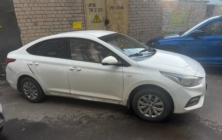 Hyundai Solaris II рестайлинг, 2018 год, 1 200 000 рублей, 4 фотография