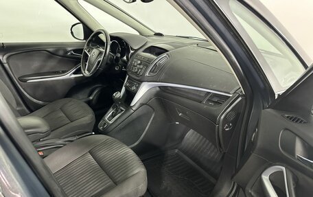 Opel Zafira C рестайлинг, 2013 год, 700 000 рублей, 14 фотография