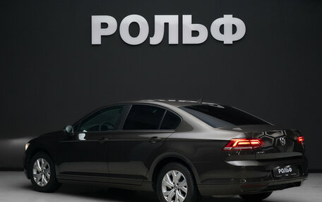Volkswagen Passat B8 рестайлинг, 2018 год, 1 900 000 рублей, 4 фотография