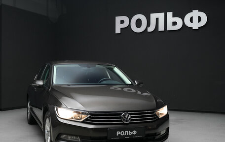 Volkswagen Passat B8 рестайлинг, 2018 год, 1 900 000 рублей, 7 фотография