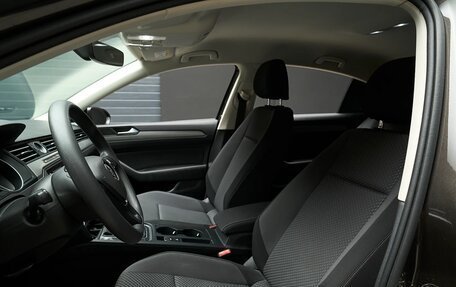Volkswagen Passat B8 рестайлинг, 2018 год, 1 900 000 рублей, 36 фотография