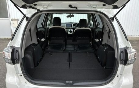 Toyota Wish II, 2017 год, 1 180 000 рублей, 18 фотография