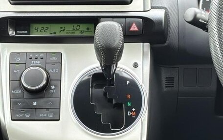 Toyota Wish II, 2017 год, 1 180 000 рублей, 25 фотография