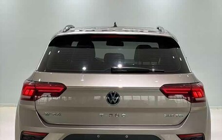 Volkswagen T-Roc I, 2023 год, 1 720 000 рублей, 5 фотография
