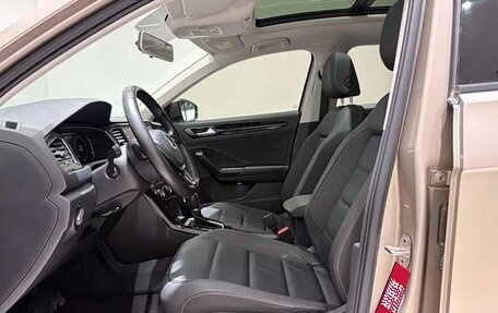 Volkswagen T-Roc I, 2023 год, 1 720 000 рублей, 10 фотография