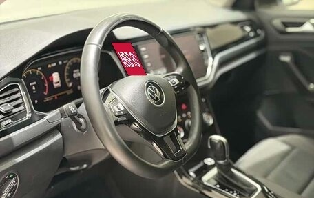 Volkswagen T-Roc I, 2023 год, 1 720 000 рублей, 9 фотография