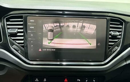 Volkswagen T-Roc I, 2023 год, 1 720 000 рублей, 18 фотография
