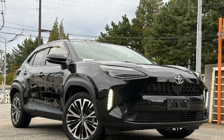 Toyota Yaris Cross, 2022 год, 1 343 000 рублей, 3 фотография